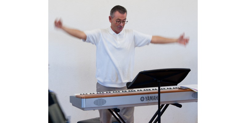 Rolf Hofer während den Proben 2011