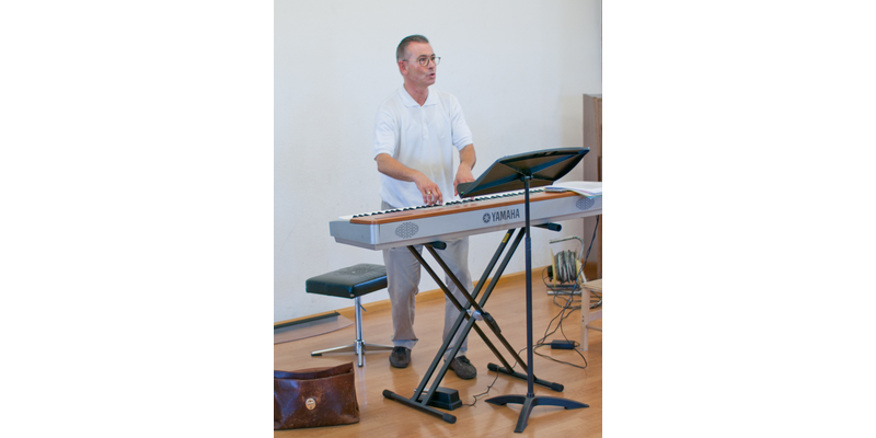 Rolf Hofer während den Proben 2011